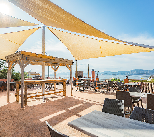 rooftop-reservevent-hyeres-presquile-giens-vue-mer-repas-carte rooftop-reservevent-hyeres-presquile-giens-vue-mer-repas-carte